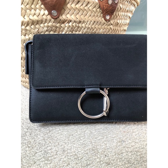 Lulus black leather crossbody - Picture 3 of 4